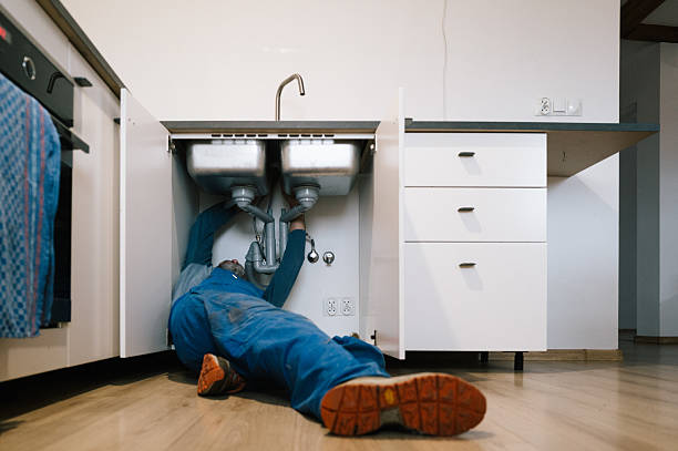 Professional Pipe Repair technician working in Raymondville, MO